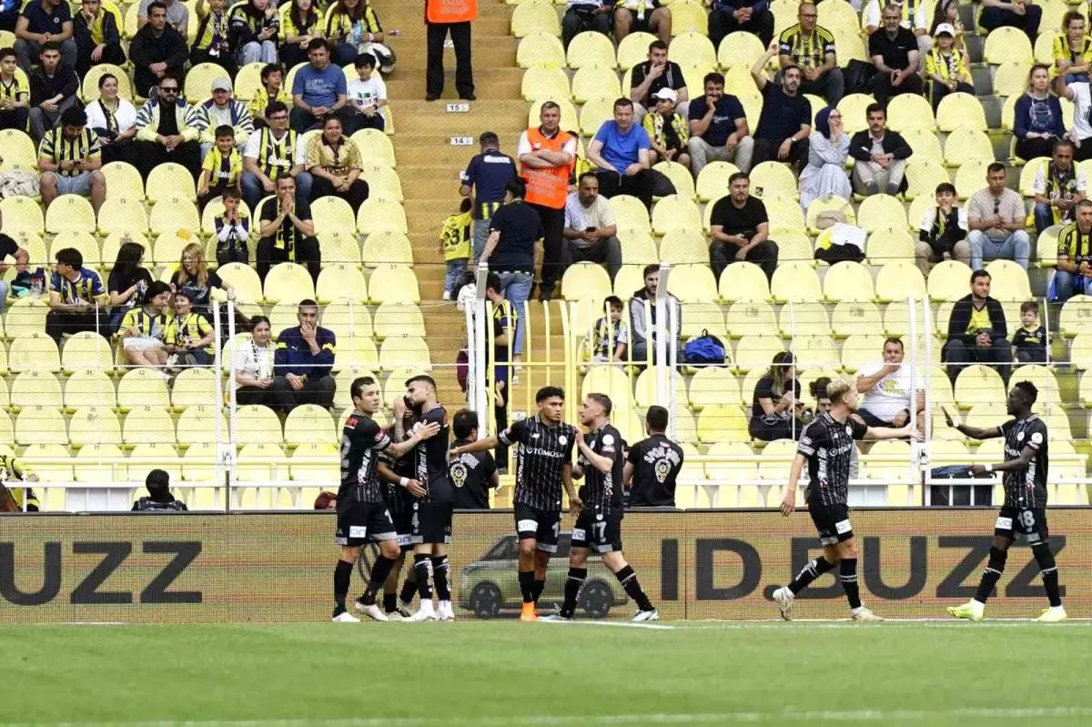 Trendyol Süper Lig: Fenerbahçe: 0 Konyaspor: 1 (Maç devam ediyor)