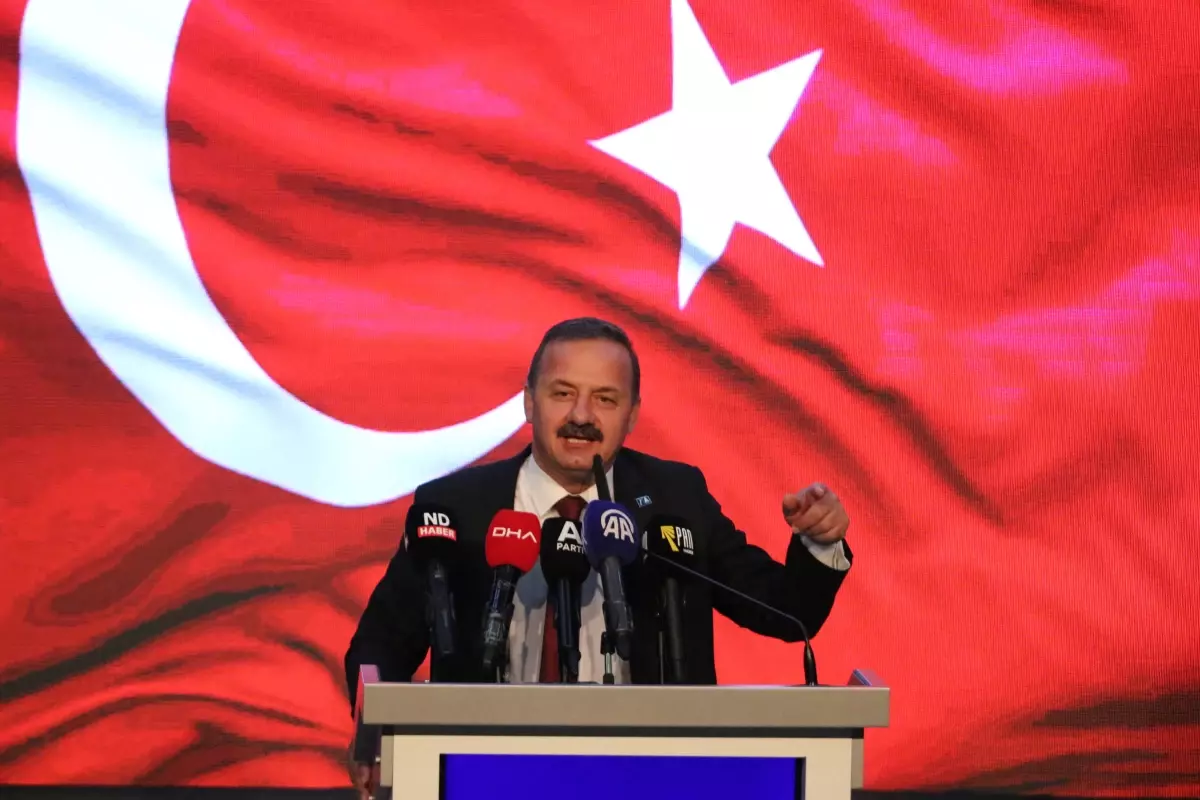 Yavuz Ağıralioğlu: Anayasa Tartışmaları İçin Öncelikle İfade Hürriyeti Sağlanmalı