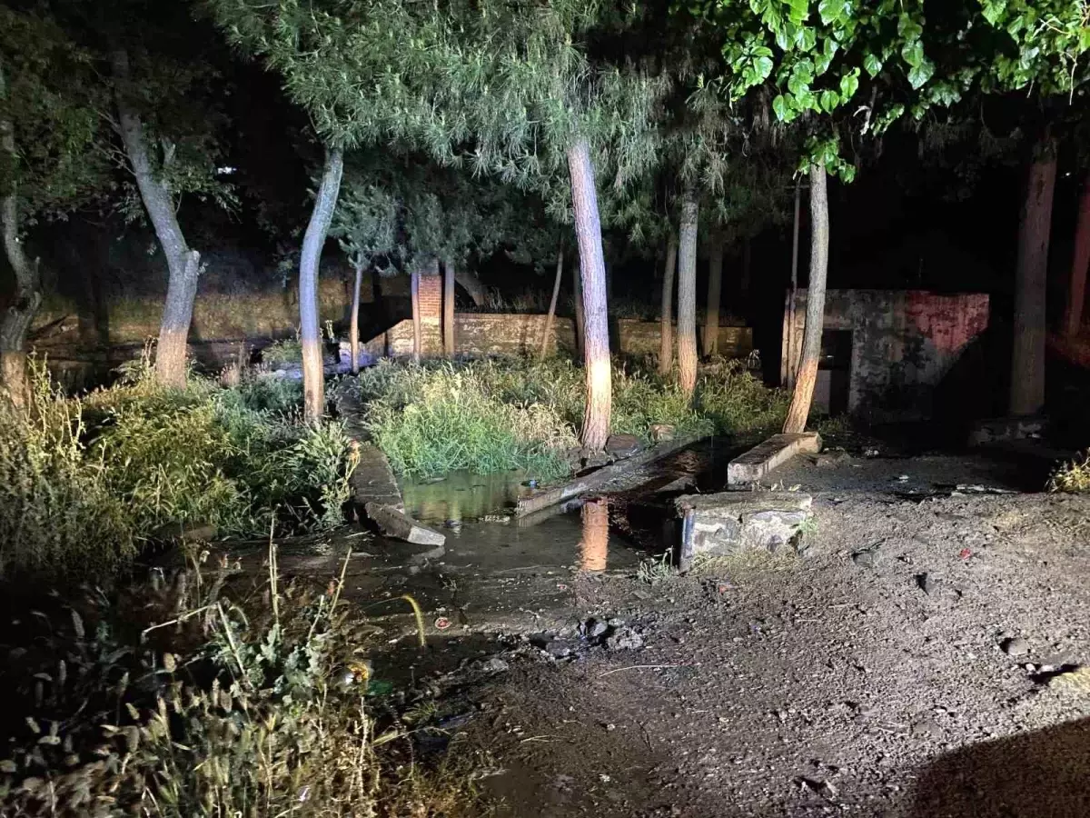 Manisa'da 26 Yaşındaki Genç Parkta Ölü Bulundu