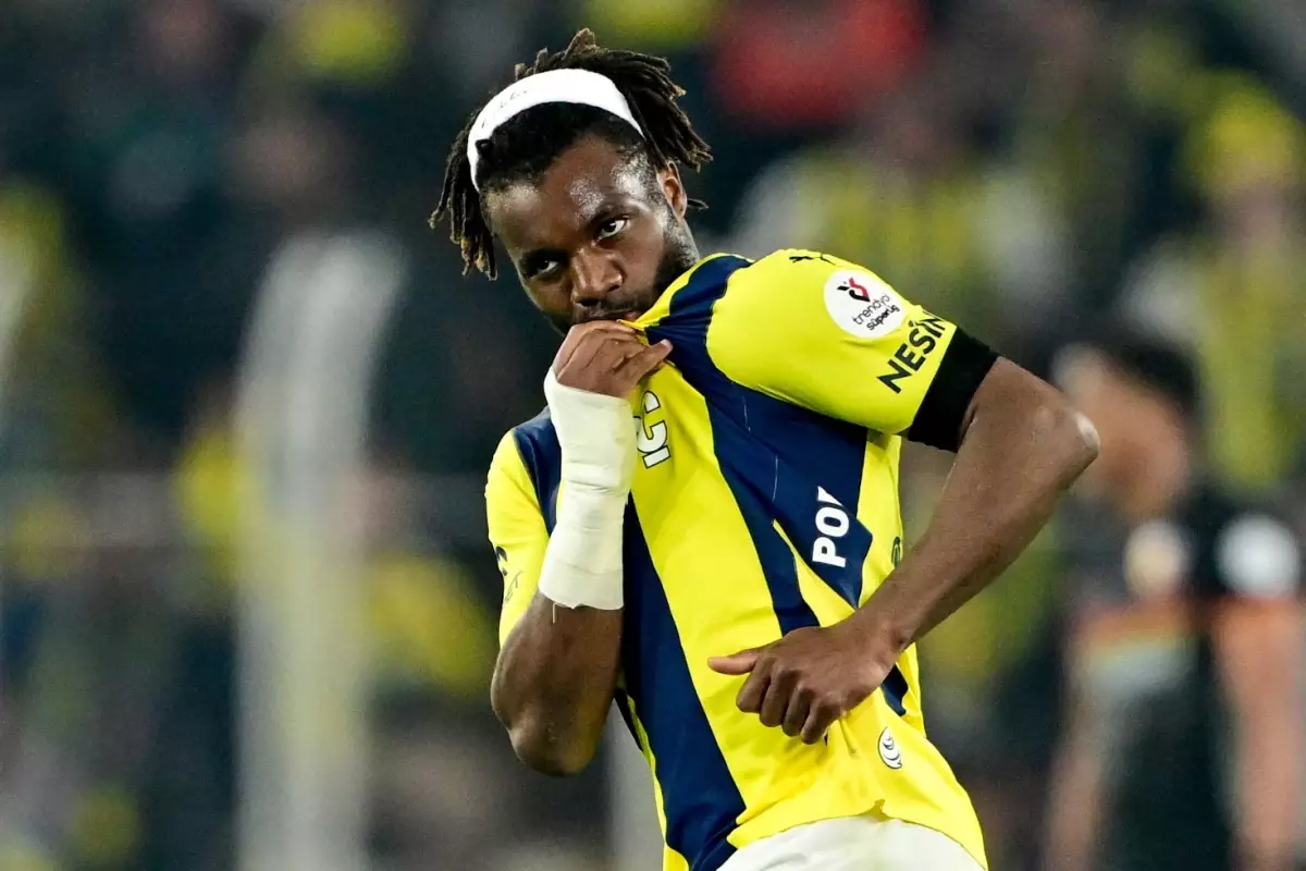 Allan Saint-Maximin Fenerbahçe'ye veda etti