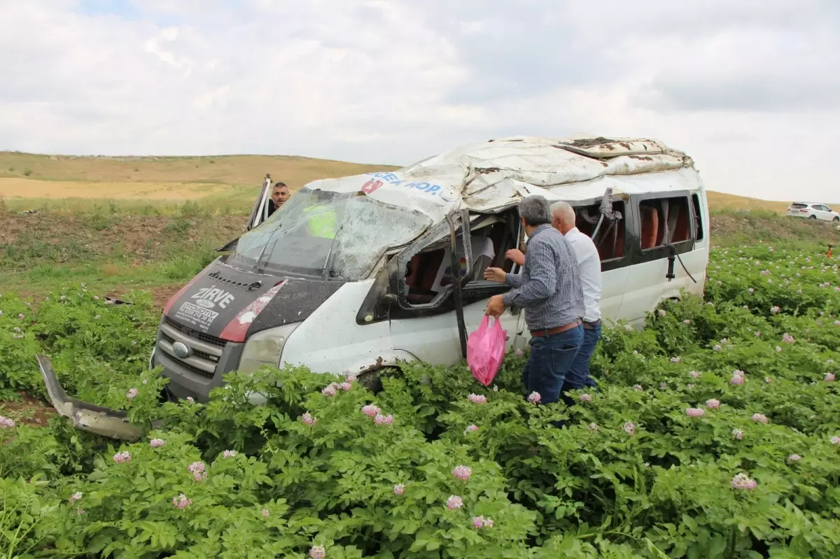 Amasya'da yolcu minibüsü takla attı: 1 ölü, 4 yaralı