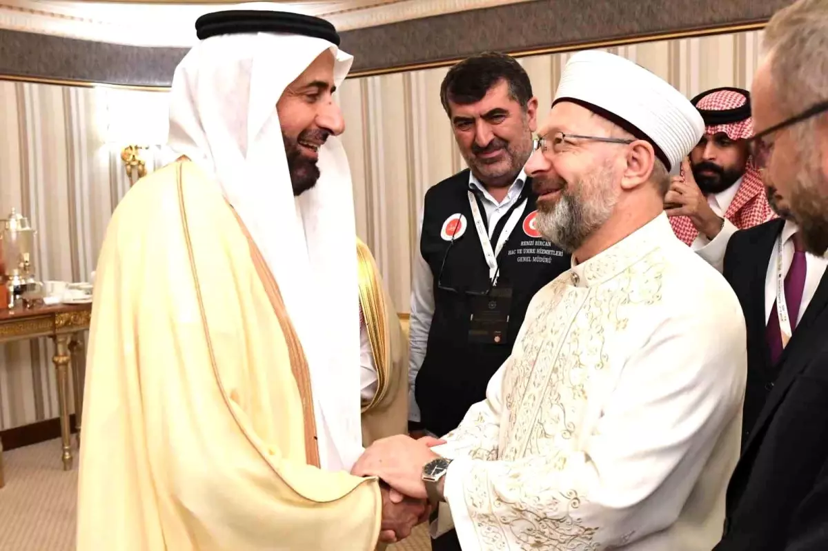 Diyanet İşleri Başkanı Erbaş, Cidde'de Büyük Hac Sempozyumu'na Katıldı