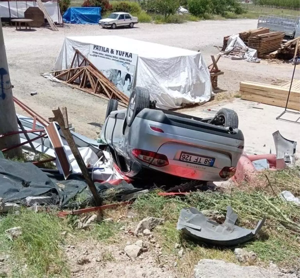 Elazığ'da Otomobilin Şarampole Devrilmesi: 2 Yaralı