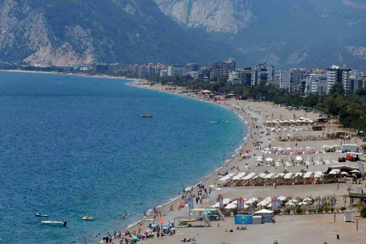 Yağmurun Ardından Antalya'da Güneş Keyfi