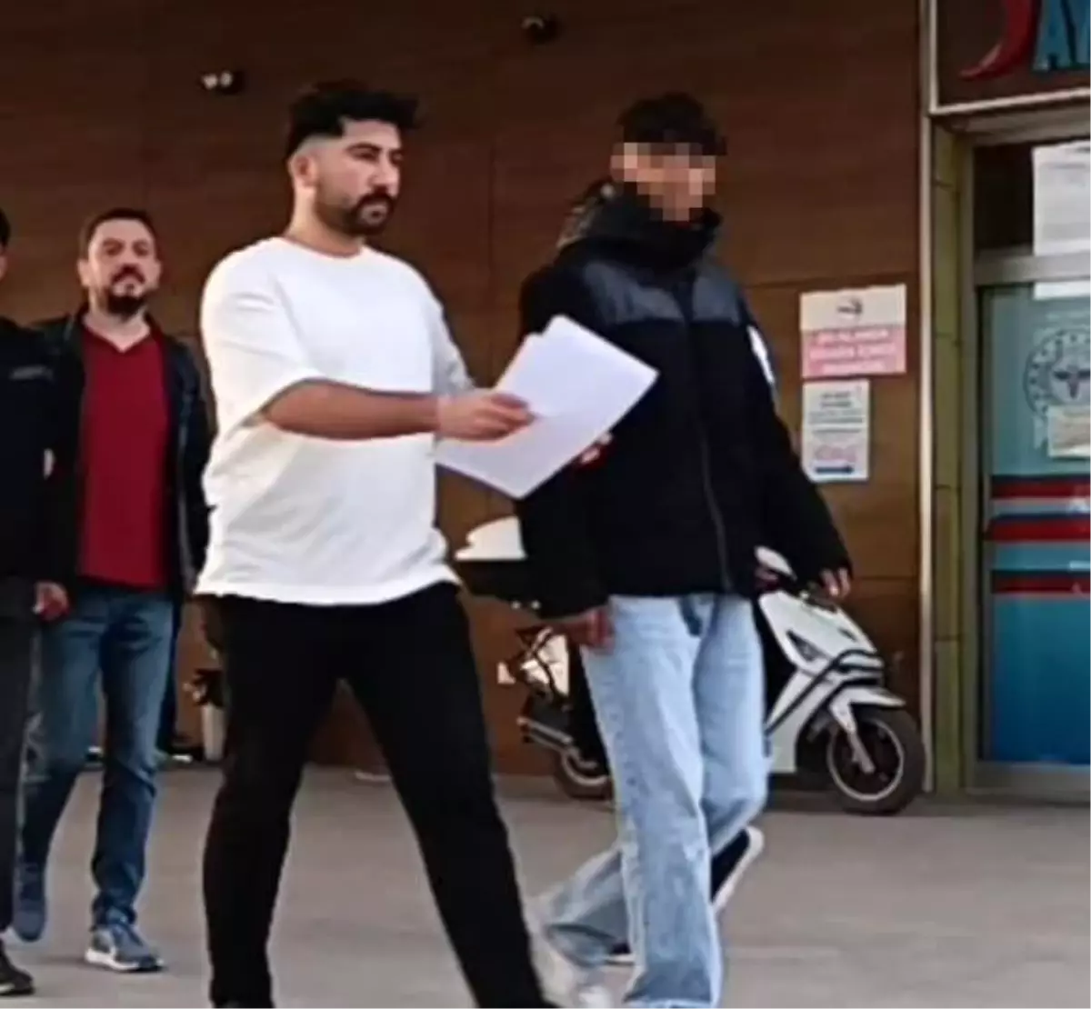 Bursa'da Kız Meselesi Yüzünden Bıçaklı Kavga: 1 Tutuklama