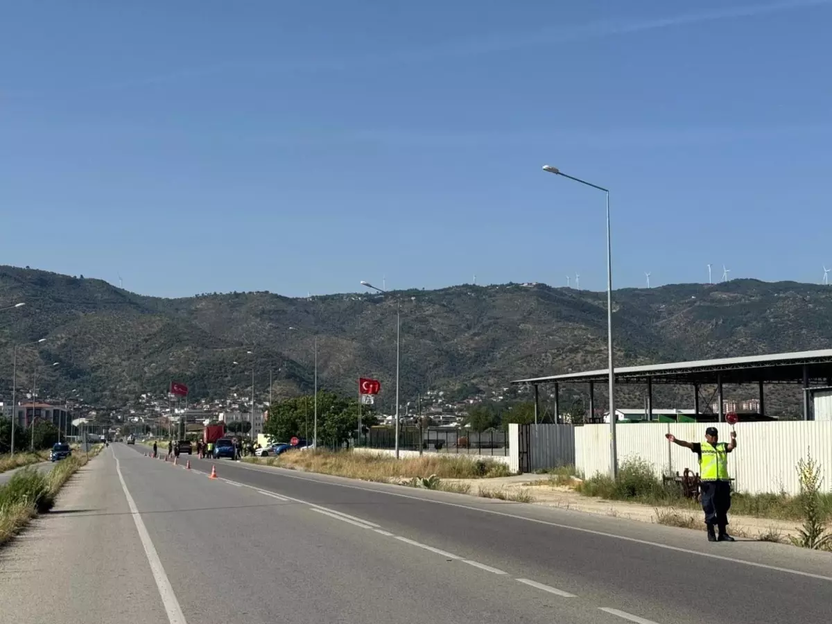 Aydın'da Jandarmadan Şok Yol Kontrolü: 3 Araç Trafikten Men Edildi
