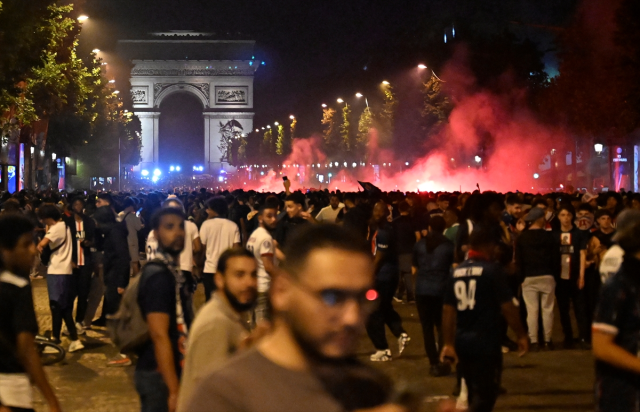 Chaos in Paris after PSG's Champions League victory