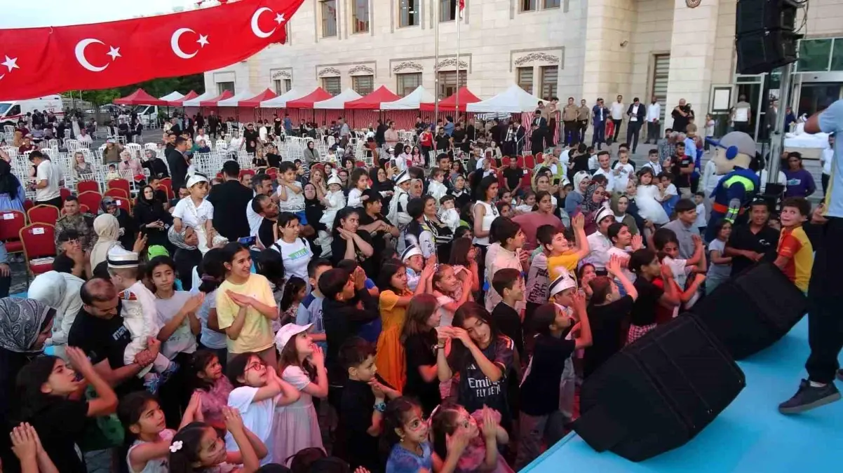 Siirt'te 250 Çocuk İçin Sünnet Şöleni Düzenlendi