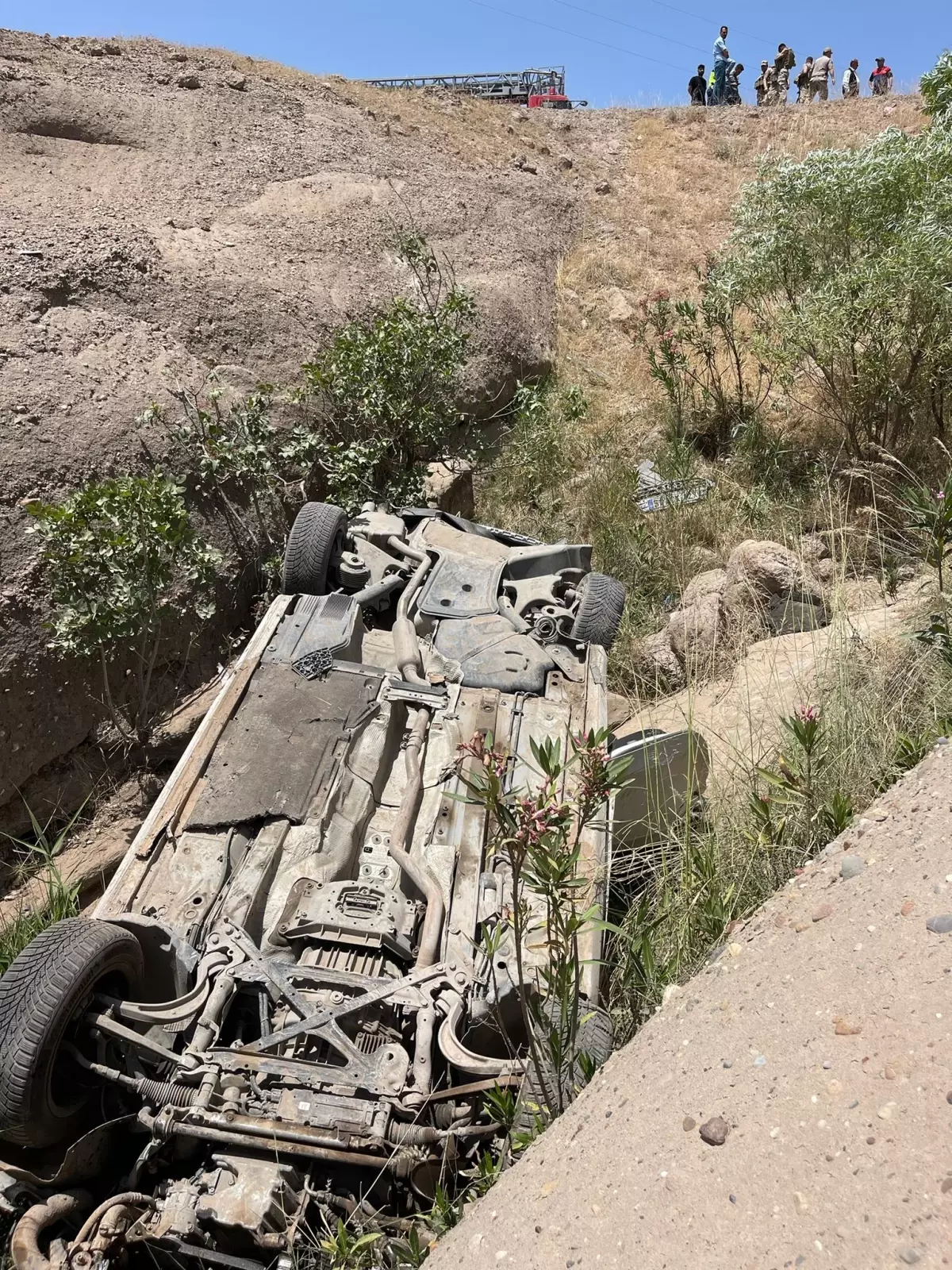 Şırnak'ta Uçuruma Yuvarlanan Otomobilde 5 Yaralı