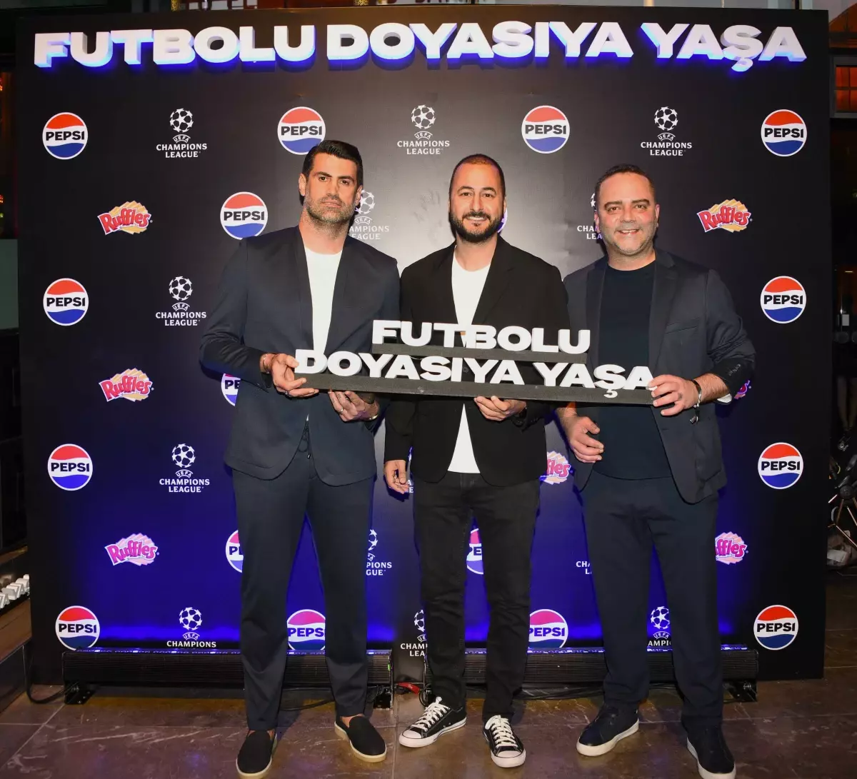 Muğla'da Trafik Kazası: Sürücü Hayatını Kaybetti, 3 Kişi Yaralandı