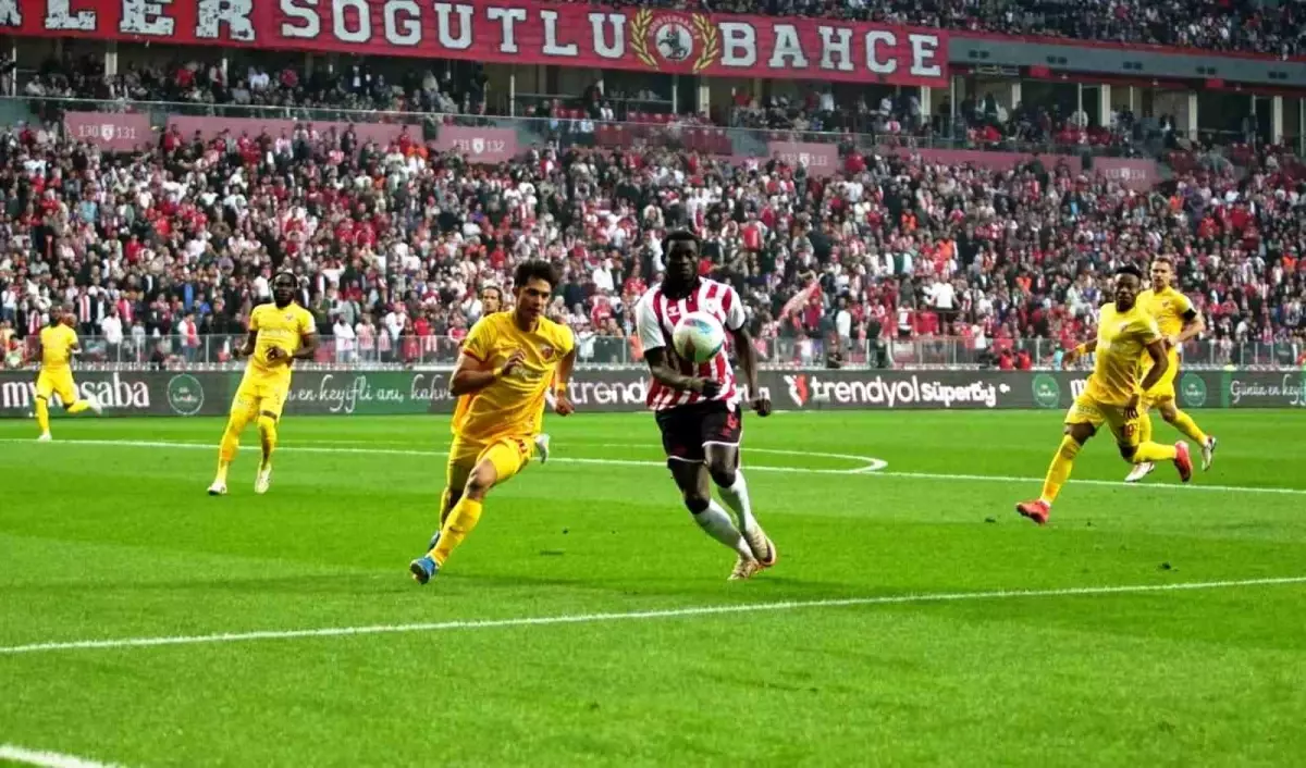 Samsunspor ve Kayserispor Arasında Golsüz Başlangıç