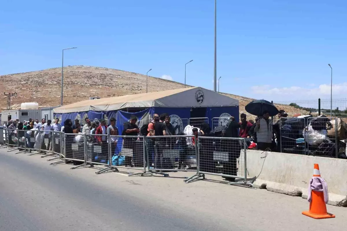 Suriye'den Türkiye'ye Sığınanlar Kurban Bayramı İçin Dönüş Yolunda