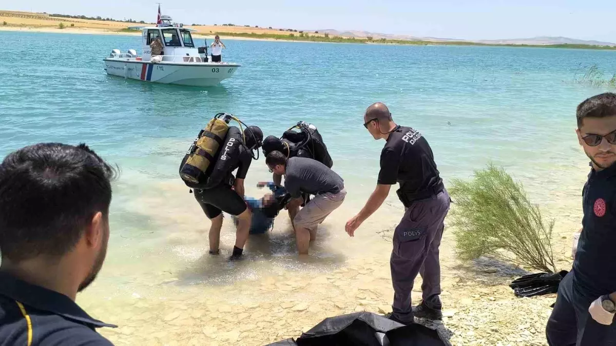 Boğulma Tehlikesi Geçiren Yeğenini Kurtarmaya Çalışan Amca Hayatını Kaybetti