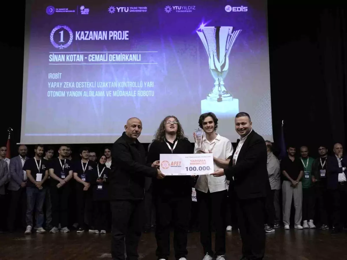 Düzce Üniversitesi Öğrencileri Afet Teknolojileri Zirvesinde Birinci Oldu