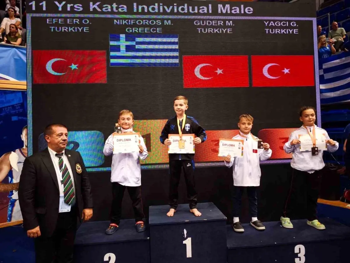 Sandıklı Yıldız Gençlik Spor Kulübü Balkan Çocuklar Karate Şampiyonası'nda Şampiyon Oldu