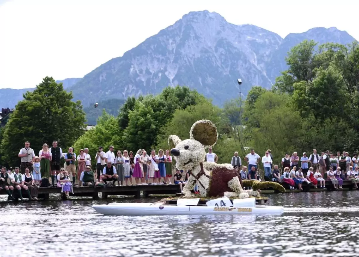 Avusturya'da Nergis Festivali'nde Geçit Töreni Yapıldı