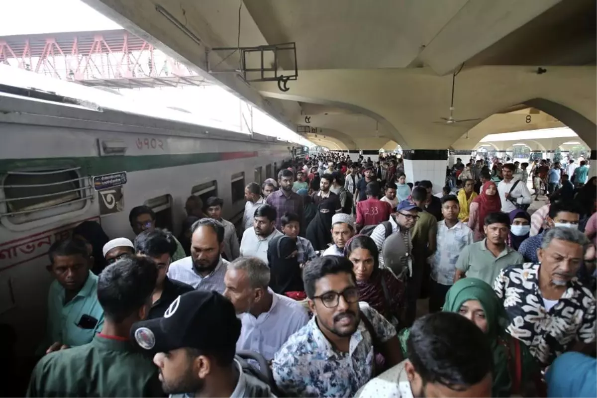 Kurban Bayramı İçin Tren İstasyonlarında Yoğunluk