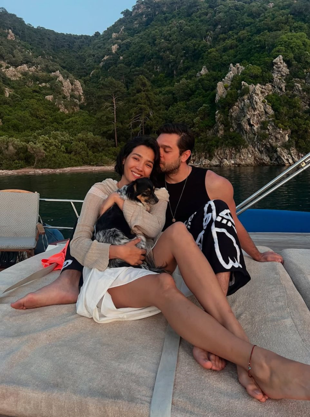 Aybüke Pusat's vacation photos with her boyfriend! Her new look caught attention