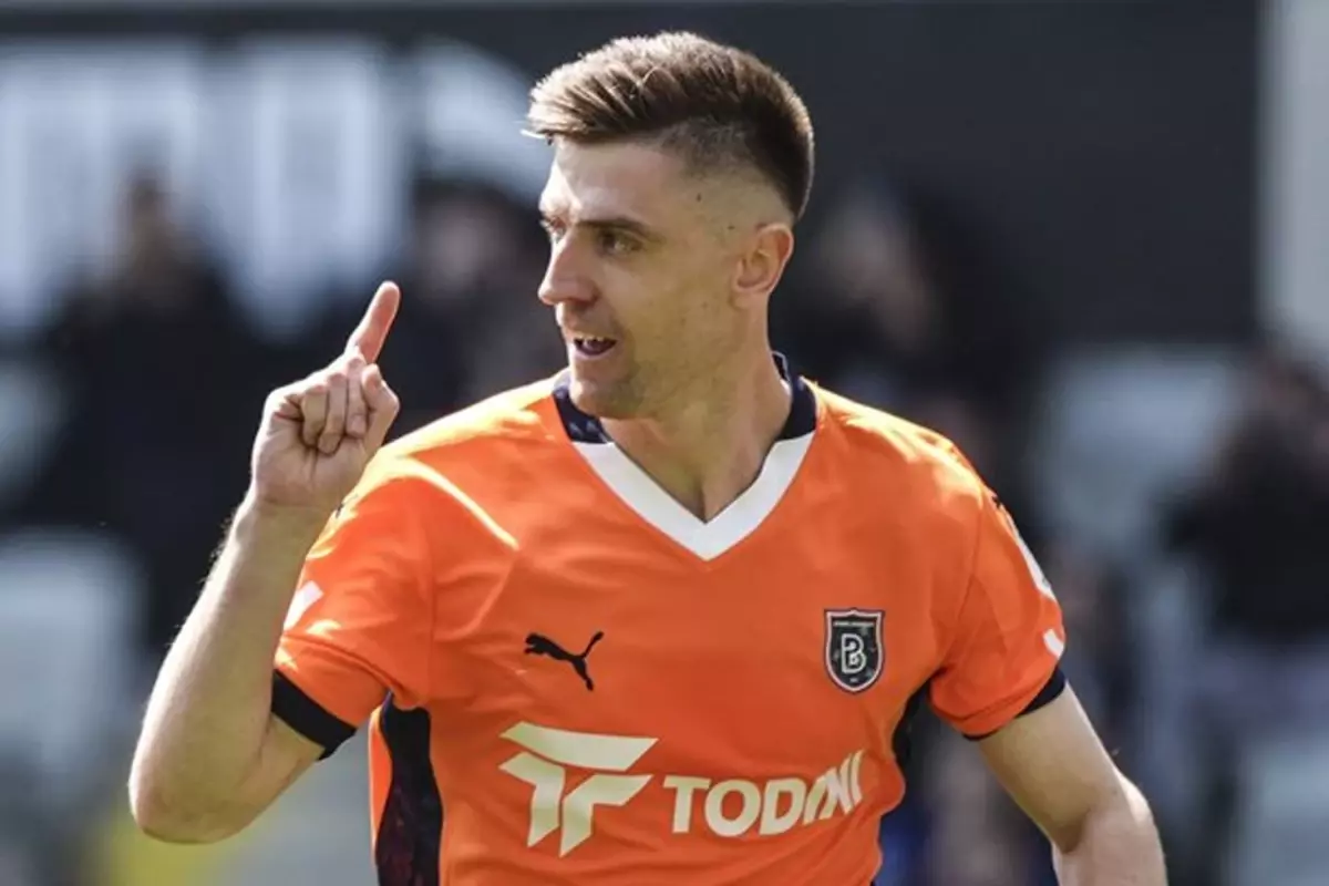 Başakşehir, Piatek'in Al Duhail'e transferini açıkladı