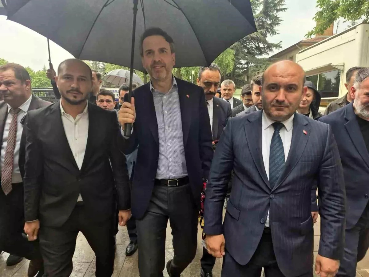 Bakan Bayraktar'dan Seyitgazi'ye 400 Yeni İşçi Müjdesi
