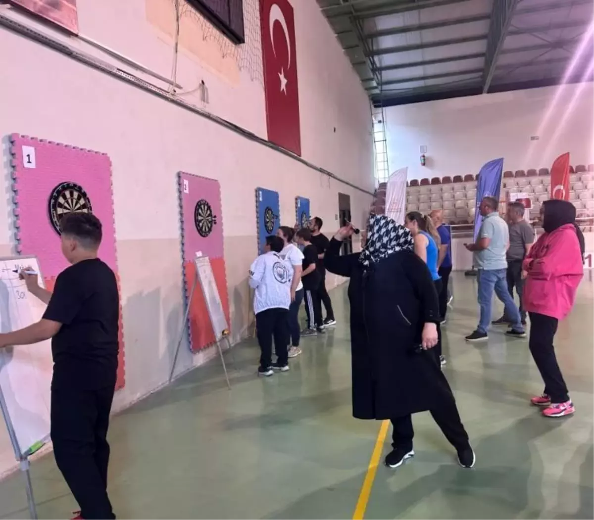 Bilecik'te Velilere Yönelik Dart Turnuvası Düzenlendi