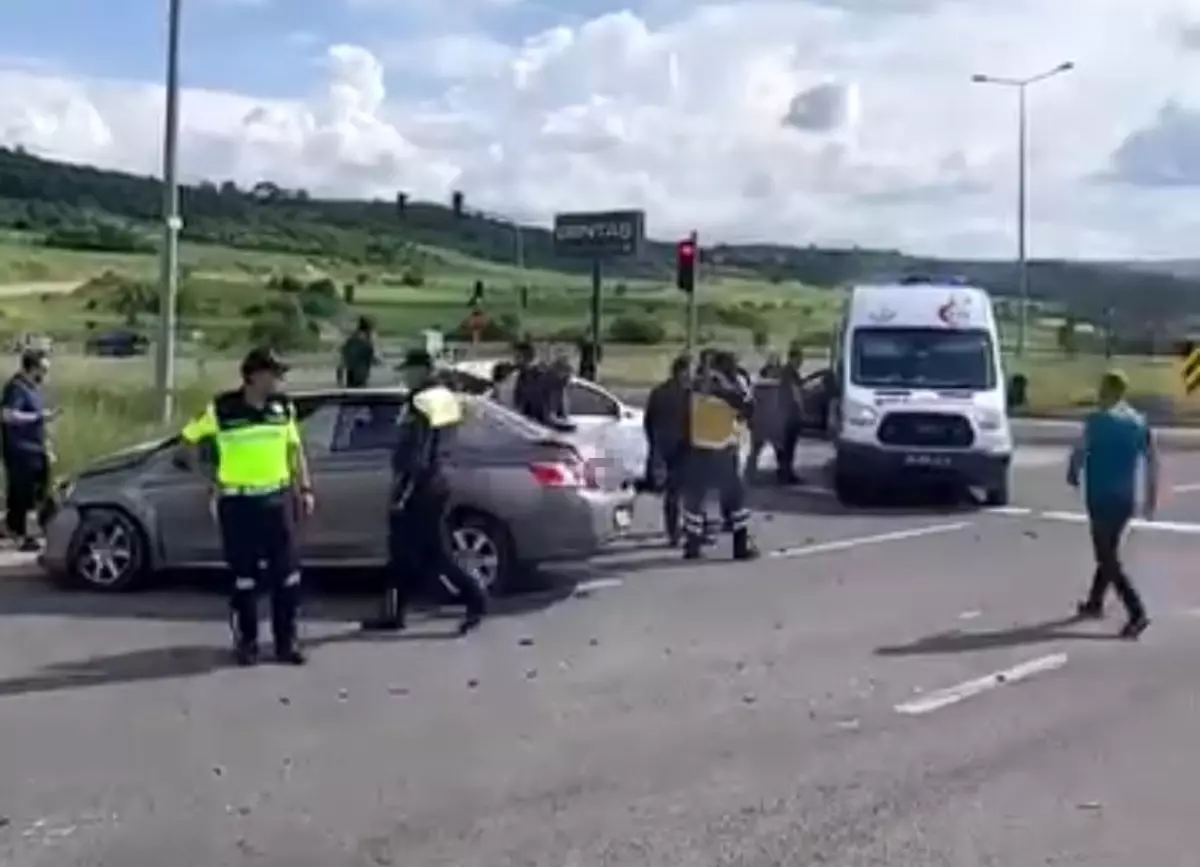Bolu'da Zincirleme Trafik Kazası: 1'i Ağır 8 Yaralı
