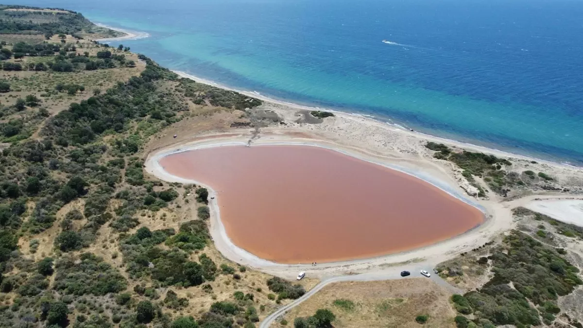Çanakkale'nin Kalpli Gölü Dronla Görüntülendi