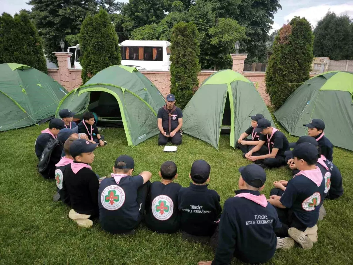 Akyazı'da 'Camim Obam Olsun' Projesi Kapsamında İzcilik Kampı Düzenlendi