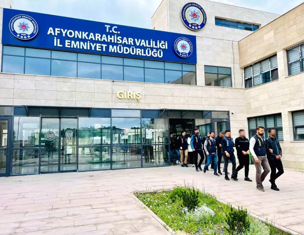 Dolandırıcılara Yüksek Darbe: 22 Gözaltı, 13 Tutuklama