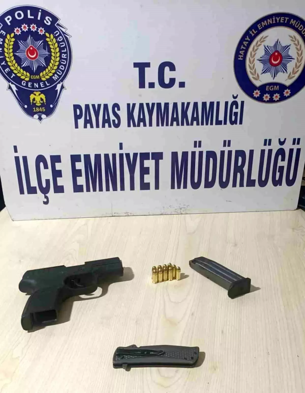 Hatay'da Ruhsatsız Silah ve Bıçakla Yakalanan İki Şahıs Gözaltına Alındı