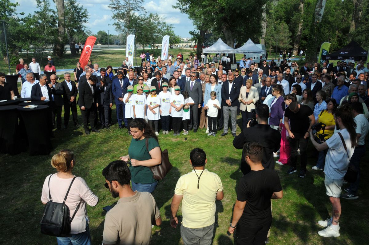 Edirne'de Söğütlük Millet Bahçesi çevre şenliğiyle hizmete açıldı