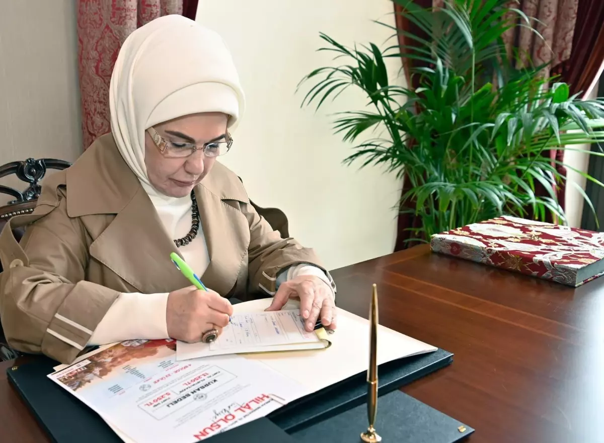 Emine Erdoğan, Türk Kızılay'a Kurban Vekaletini Bağışladı
