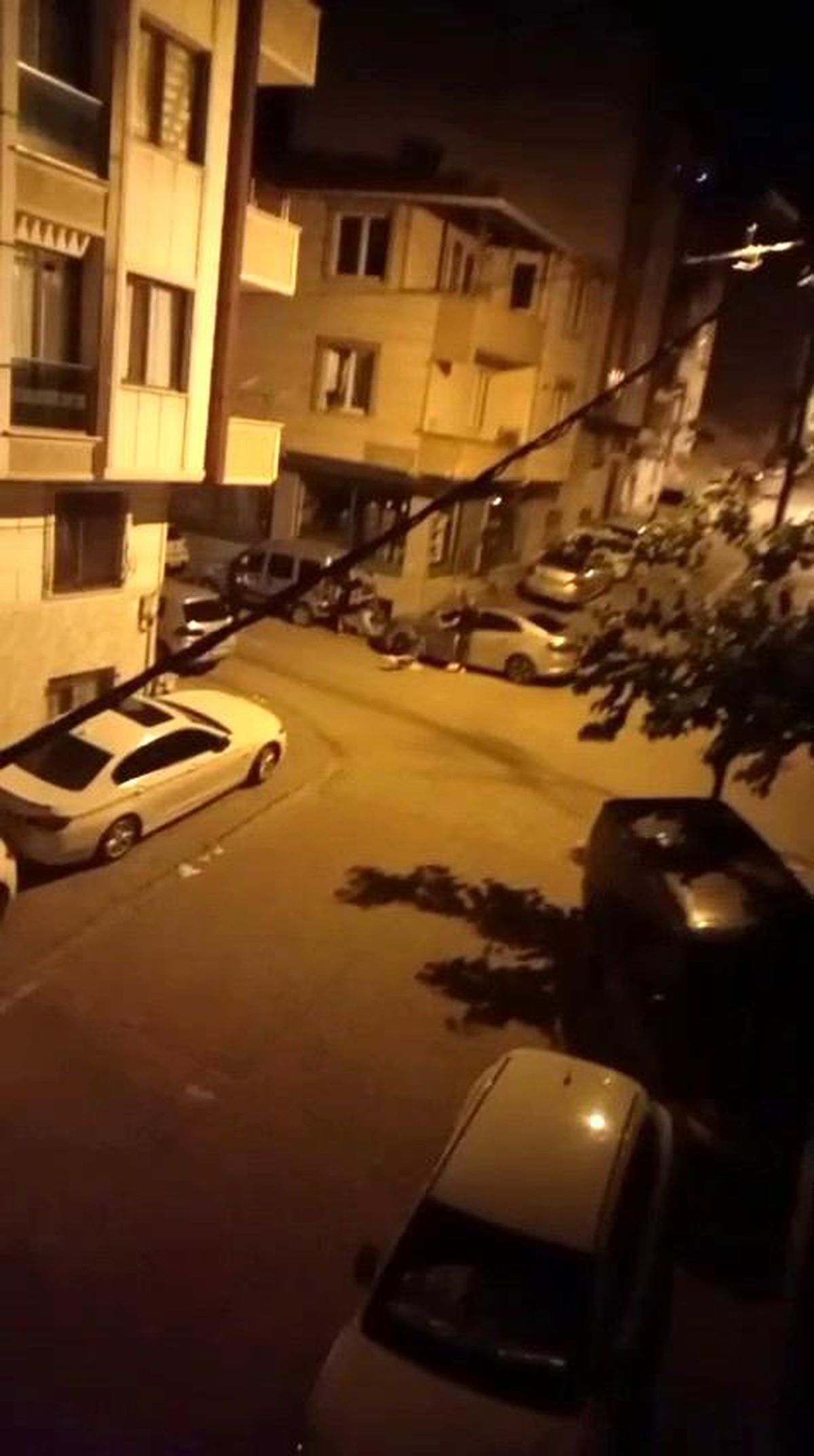 İstanbul'da Sokak Kavgasında Dehşet Anları: Ayağı Kırıldı