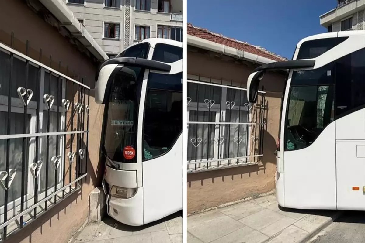 İstanbul'da freni boşalan otobüs gecekonduya çarptı! İki kişi ölümden kıl payı kurtuldu