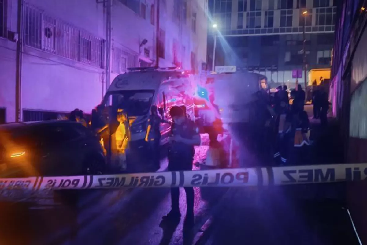Düğün çıkışı tartıştığı yakınını başına taşla vurarak öldürdü, karakolda yakalandı