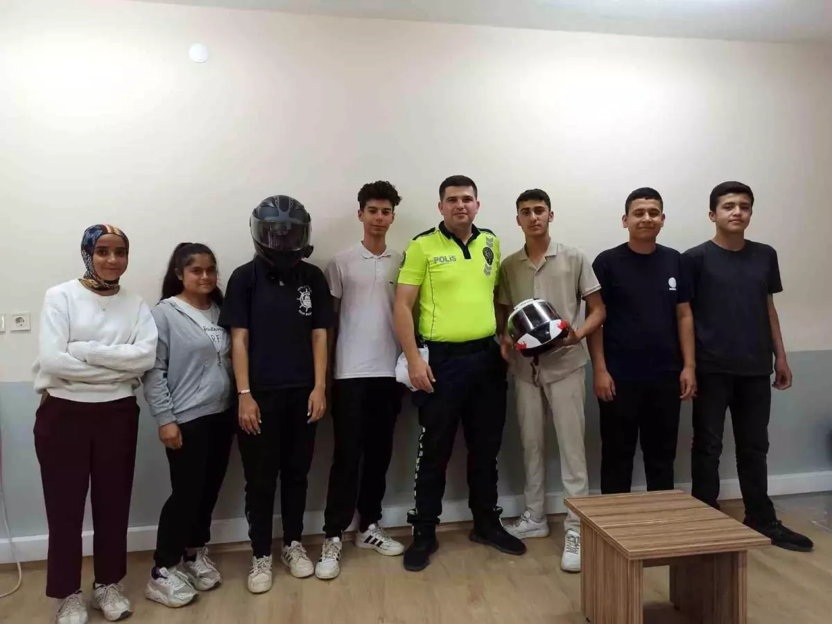 Karacasu'da Öğrencilere Trafik Eğitimi Verildi