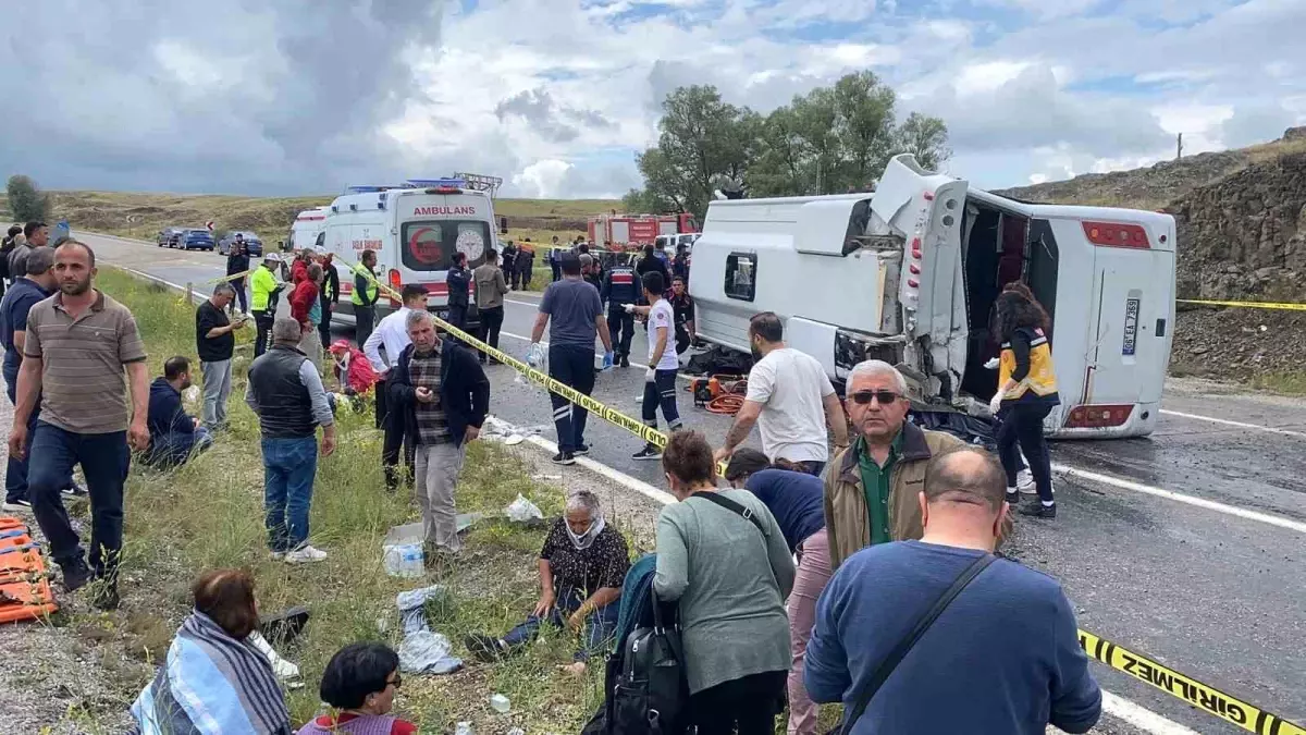 Yozgat'ta Taziye Dönüşü Midibüs Devrildi: 2 Ölü, 27 Yaralı