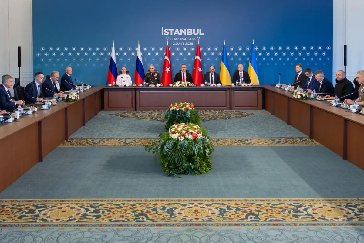 İstanbul'da barış zirvesi! Türkiye-Rusya-Ukrayna görüşmesi sona erdi