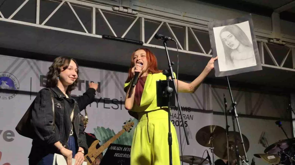 Bartın'da Çilek Festivali'nde Evlilik Teklifi ve Güliz Ayla Coşkusu