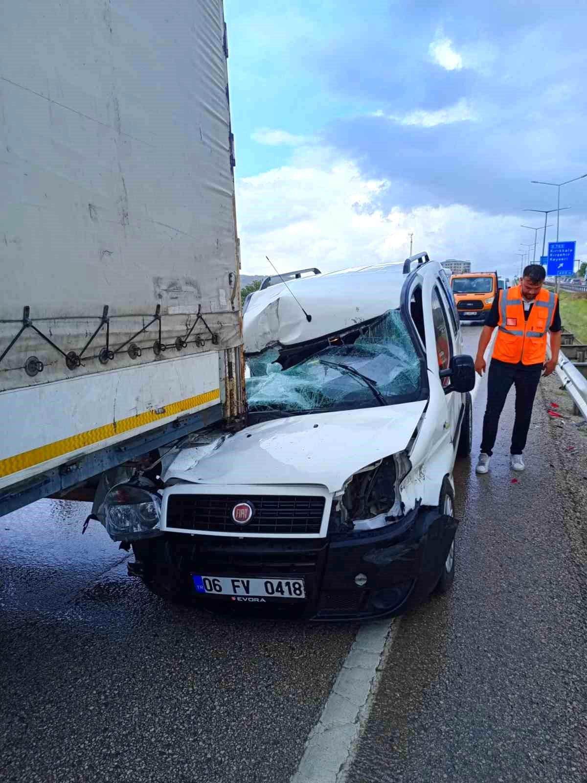 Kırıkkale'de Yağışlar Trafik Kazasına Neden Oldu