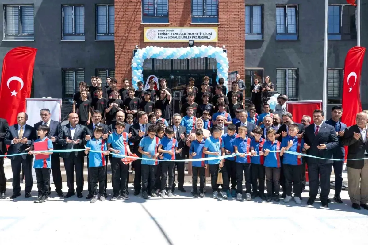 Eskişehir'de Yeni İmam Hatip Lisesi Açıldı