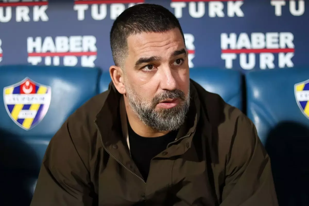 Arda Turan ilk transferini Fenerbahçe'den yapıyor