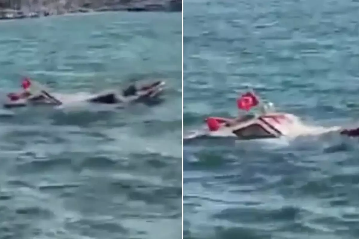 Ayvalık'ta balıkçı teknesi sulara gömüldü