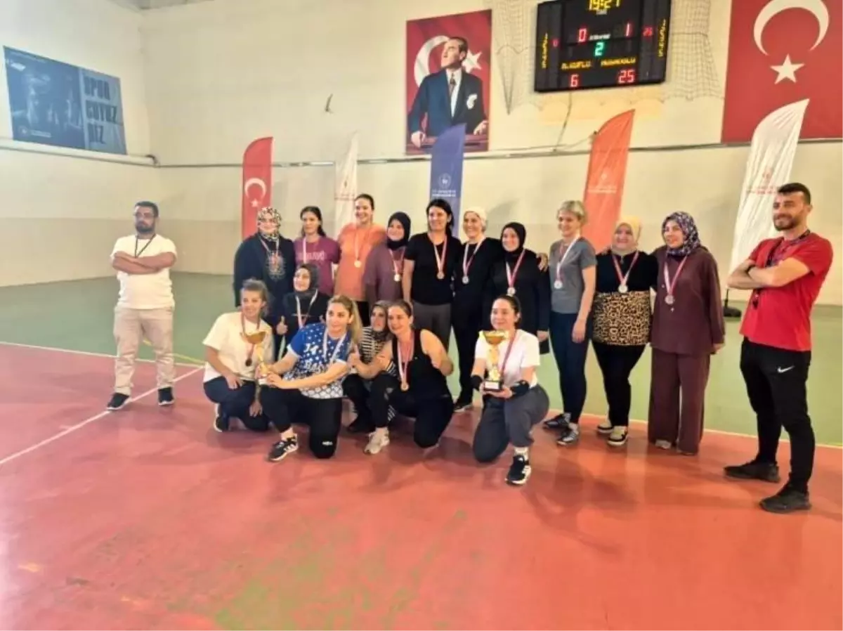 Bilecik'te Veliler Arası Voleybol Turnuvası Düzenlendi