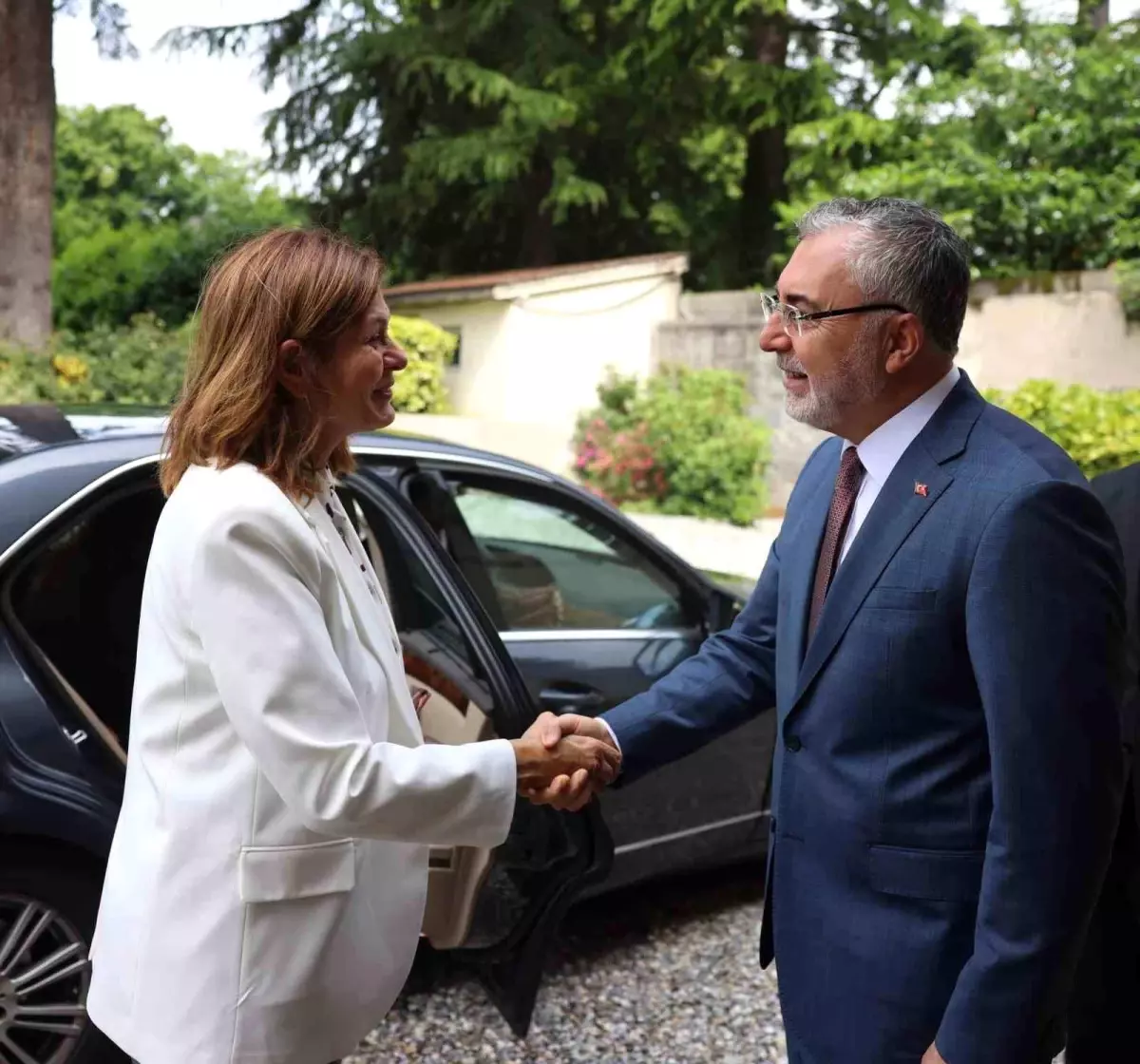 Çalışma ve Sosyal Güvenlik Bakanı Işıkhan, İsviçre'de