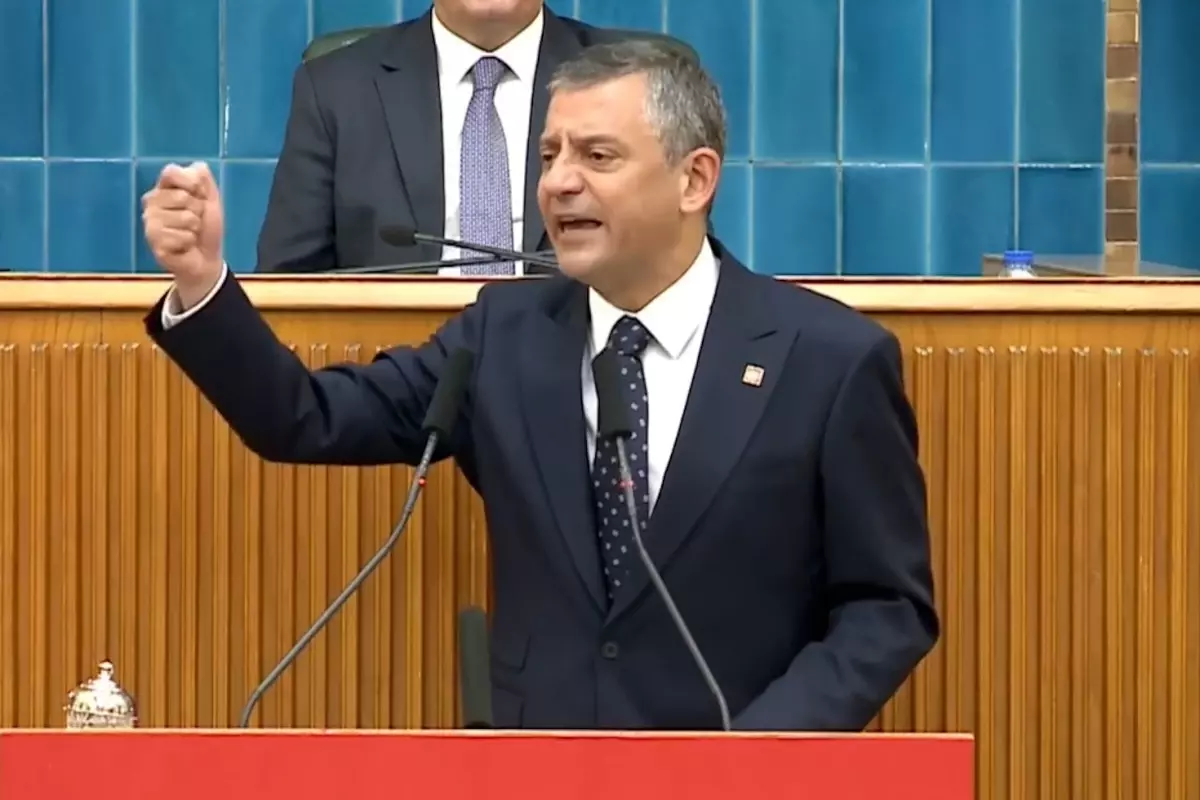 CHP lideri Özel'den kayyum resti: 2 milyon üyemiz alnını karışlar