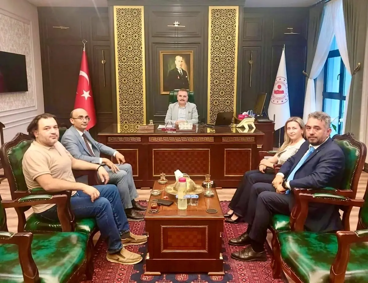 Edremit MYO Yönetimi Kaymakam Odabaş'ı Ziyaret Etti