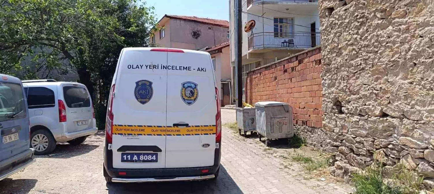 Bilecik'te Emekli Öğretmen Balkonundan Düştü