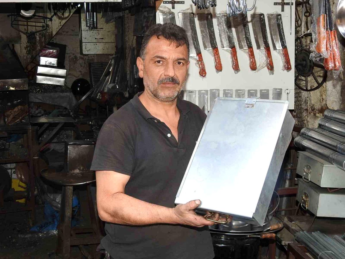 Kurban Bayramı Öncesi Bıçak Bileme Ustaları Mesaiye Girdi