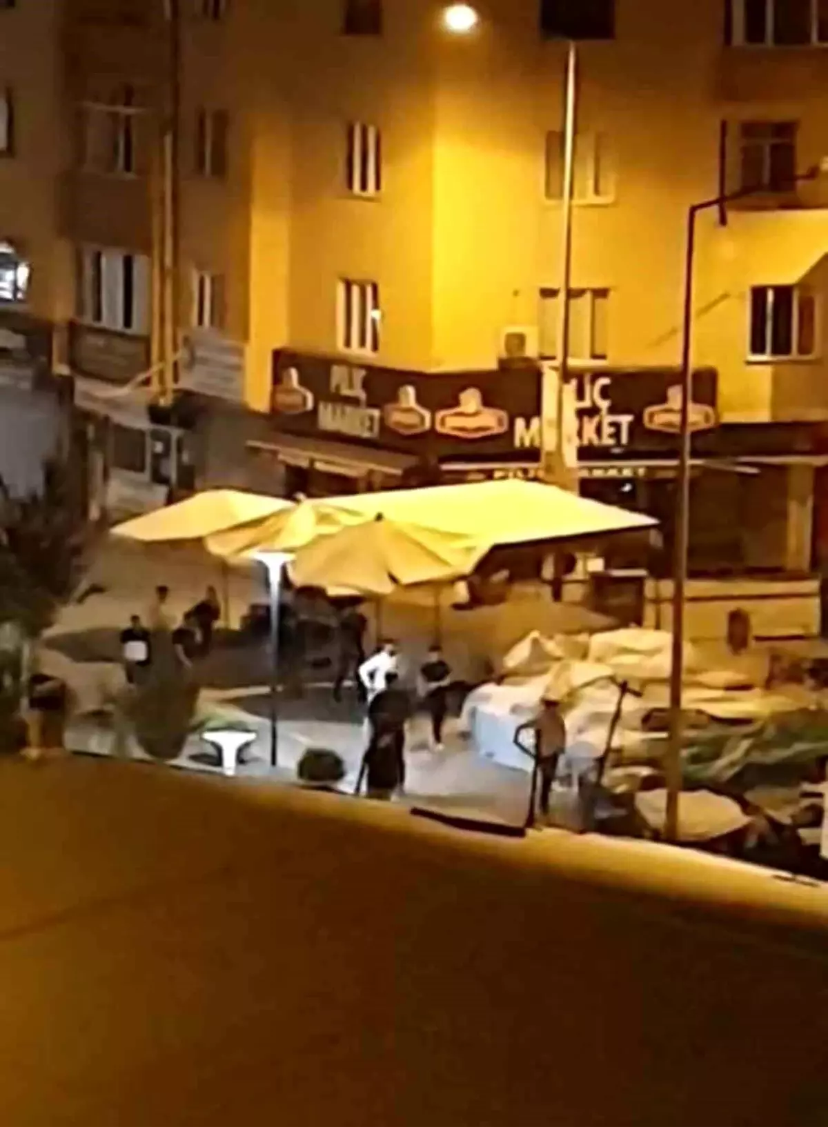 Iğdır'da Gençler Arasında Kavga: Yumruklar Havada Uçuştu